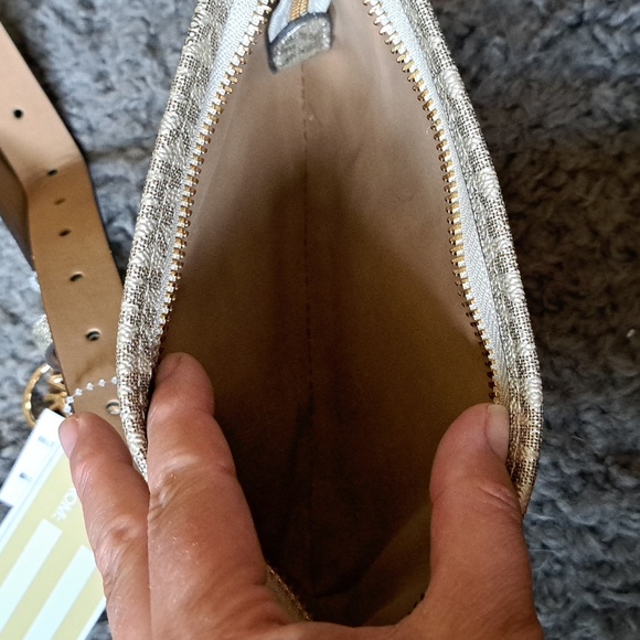 NWT Michael Kors Belt Bag - Picture 6 of 9